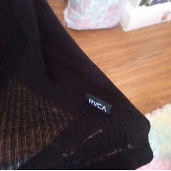 RVCA Black Sheath Mini Dress Crew Neck Short Sleeve - Picture 2 of 5